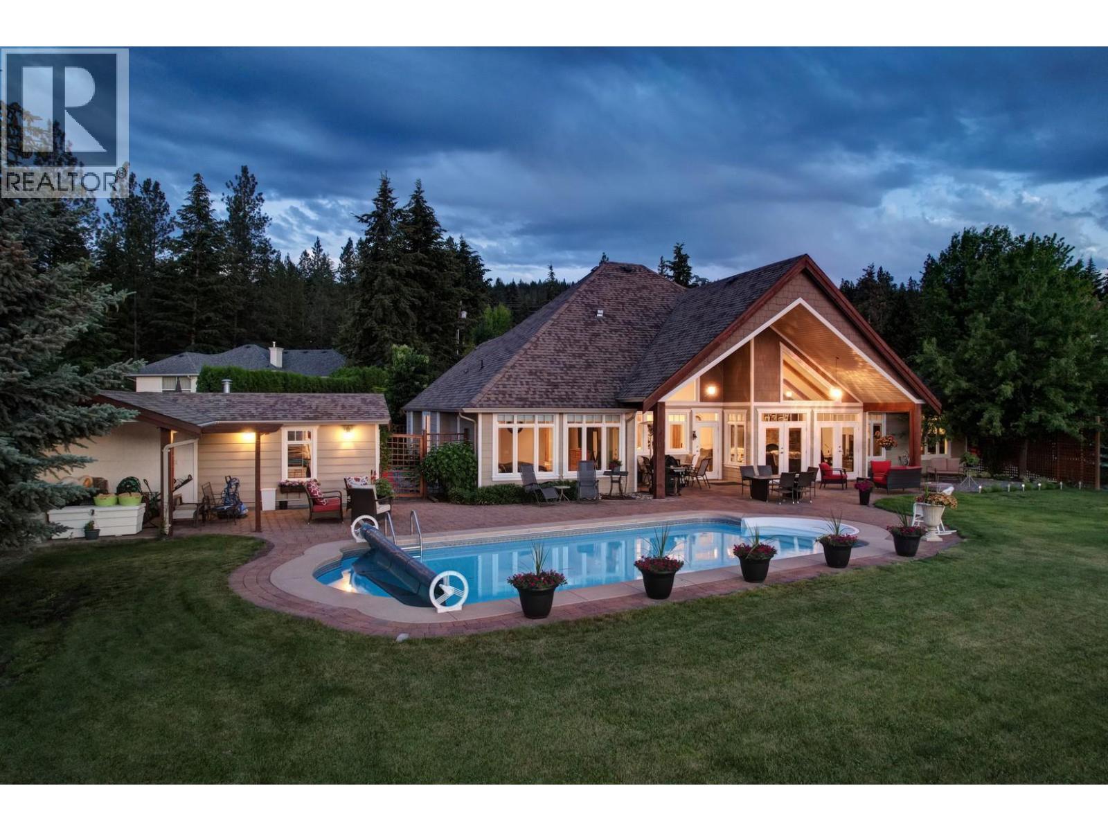 3672 Luxmoore Road, Kelowna