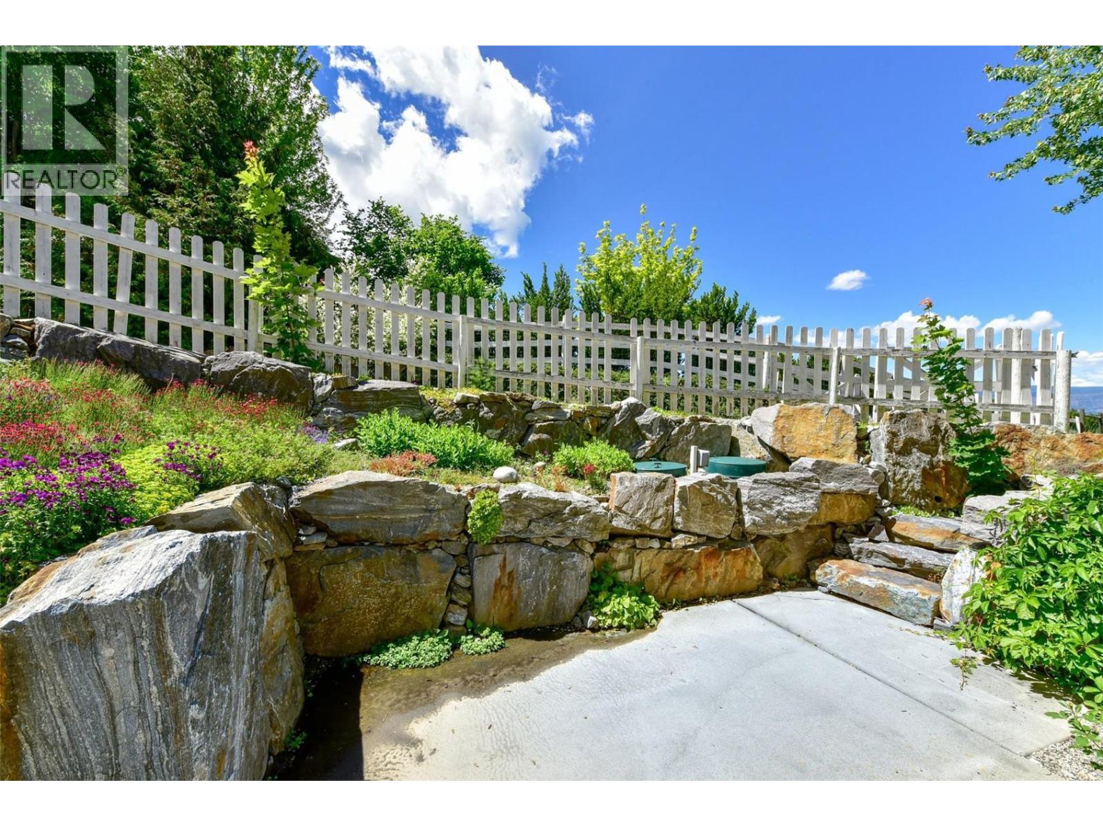 3672 Luxmoore Road, Kelowna