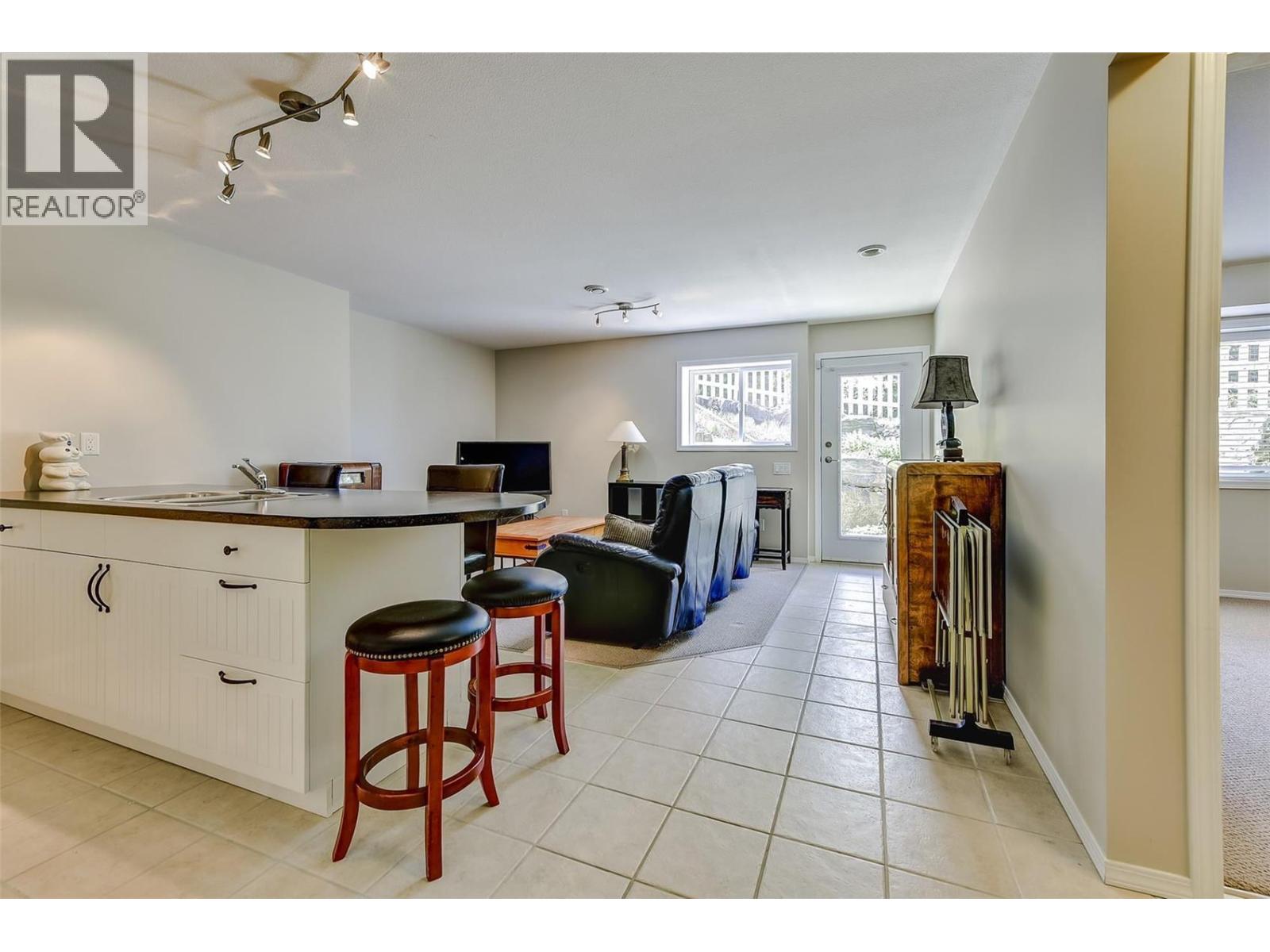 3672 Luxmoore Road, Kelowna