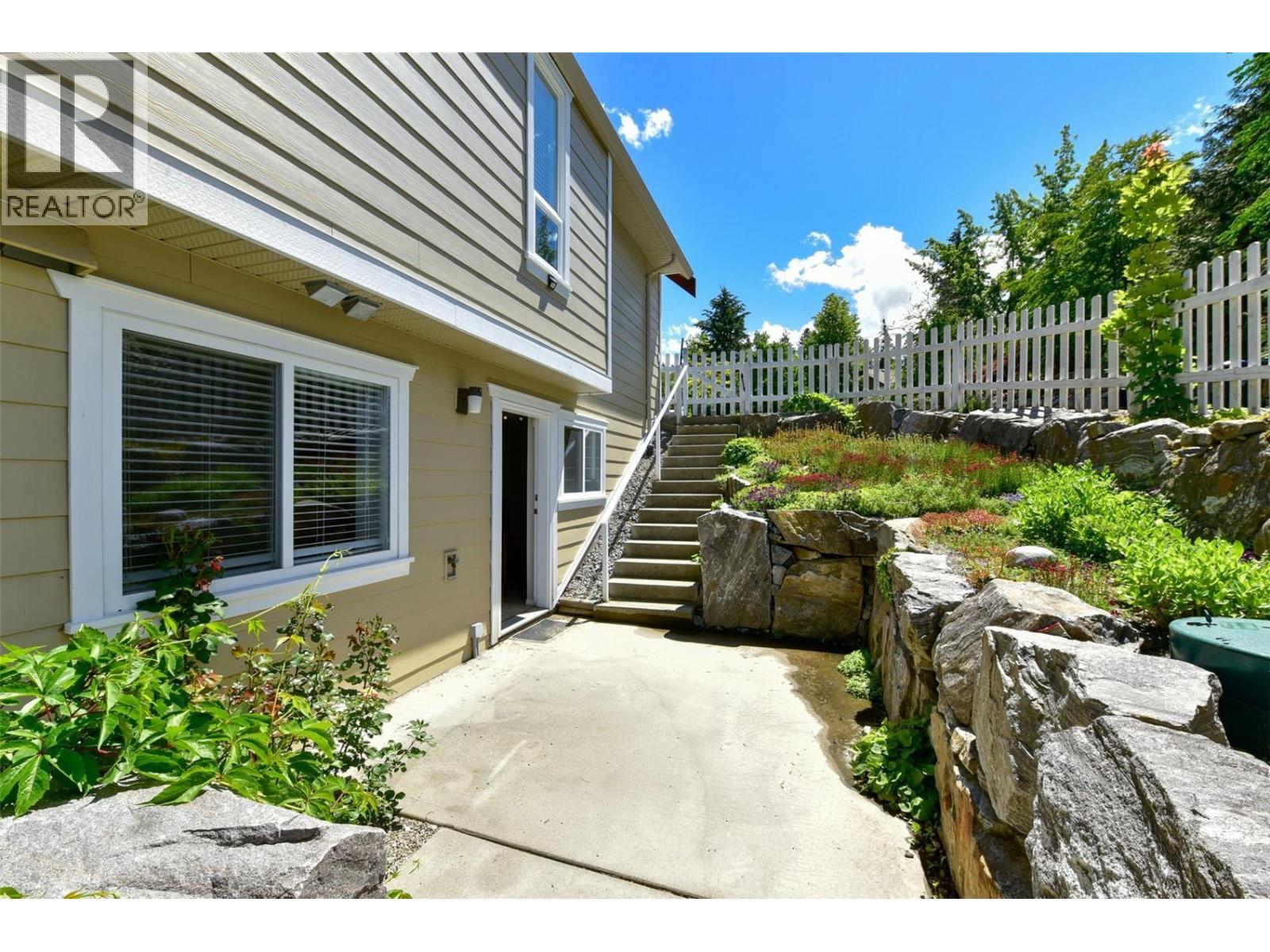 3672 Luxmoore Road, Kelowna