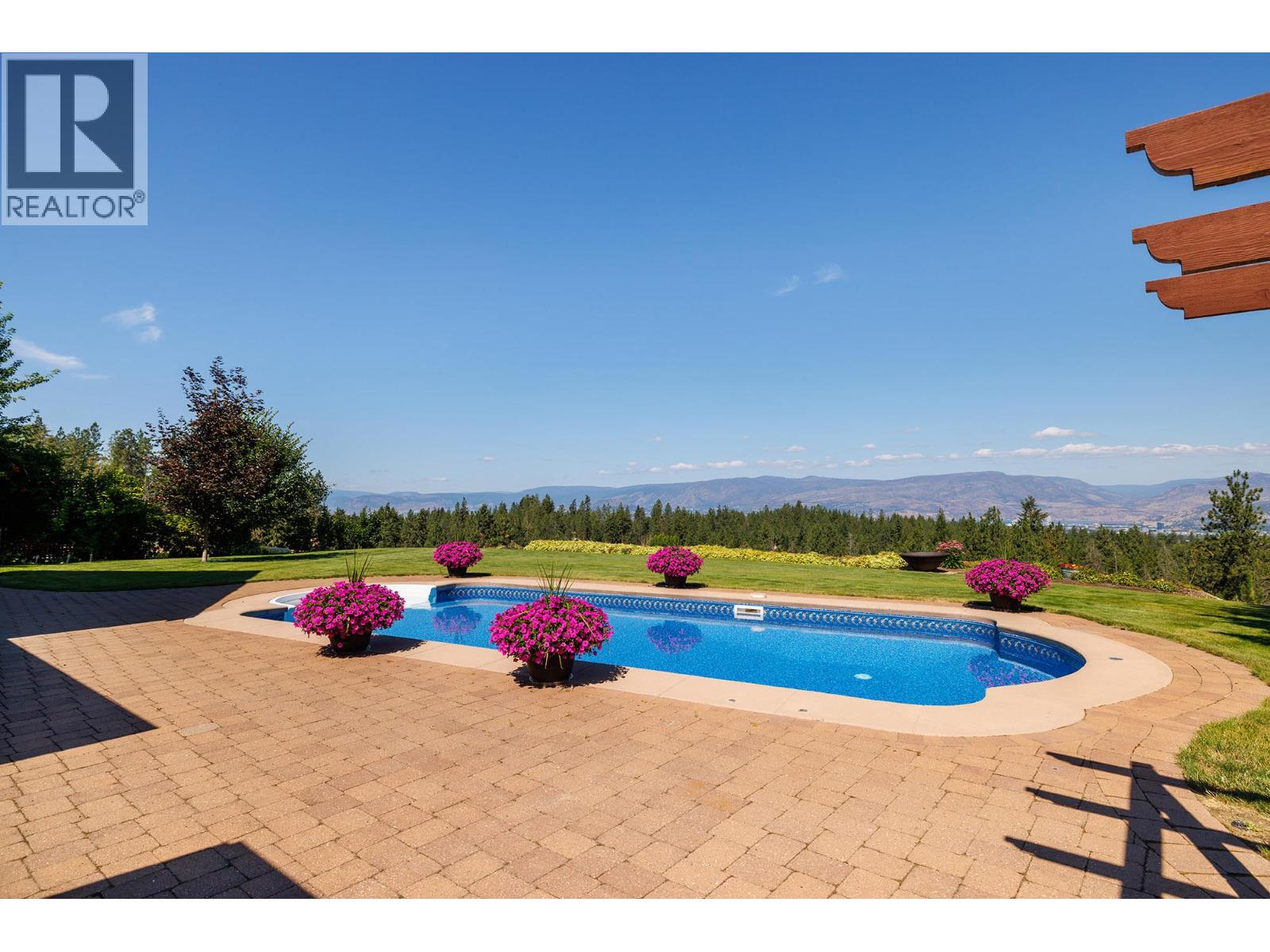 3672 Luxmoore Road, Kelowna