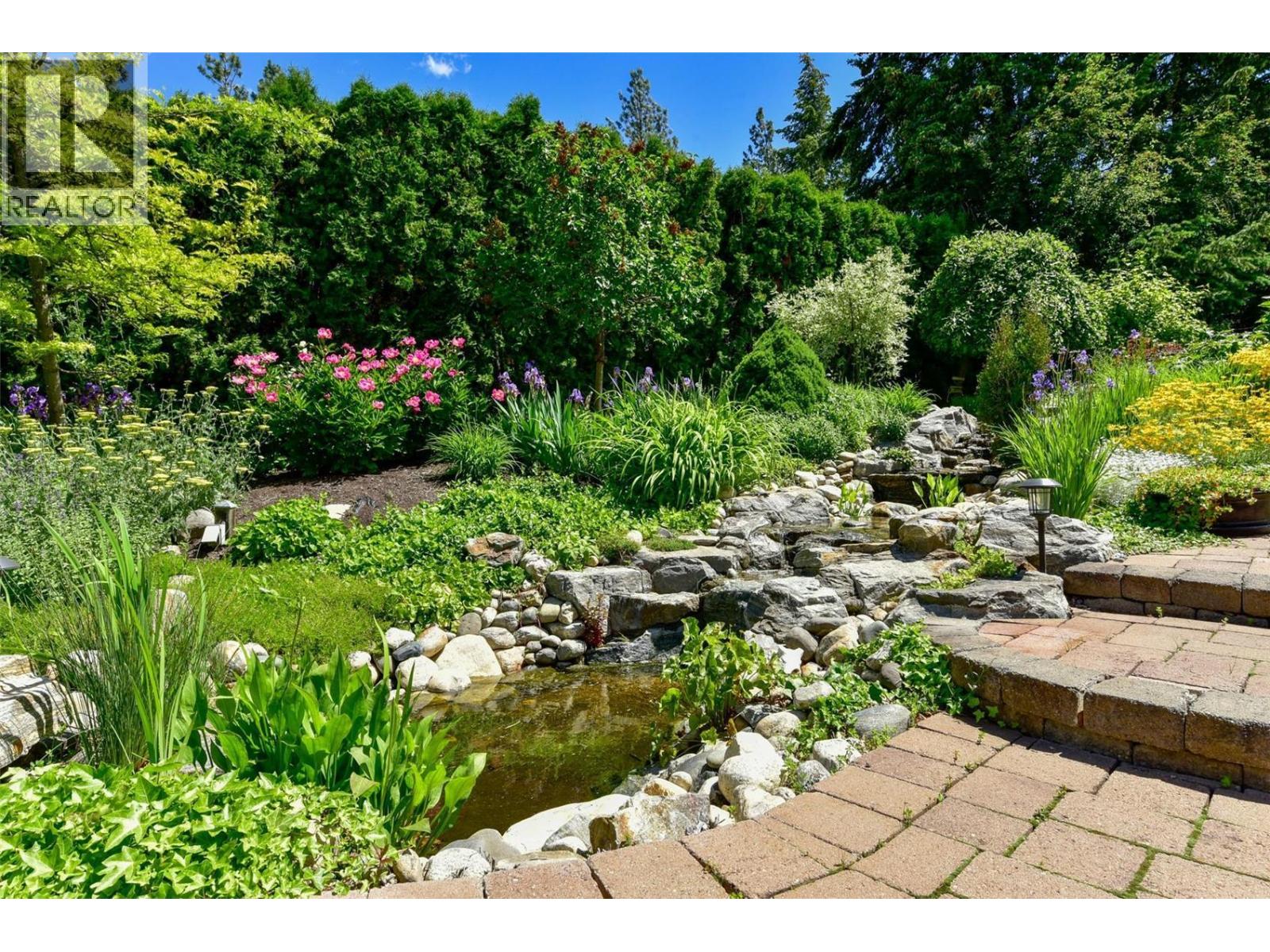 3672 Luxmoore Road, Kelowna