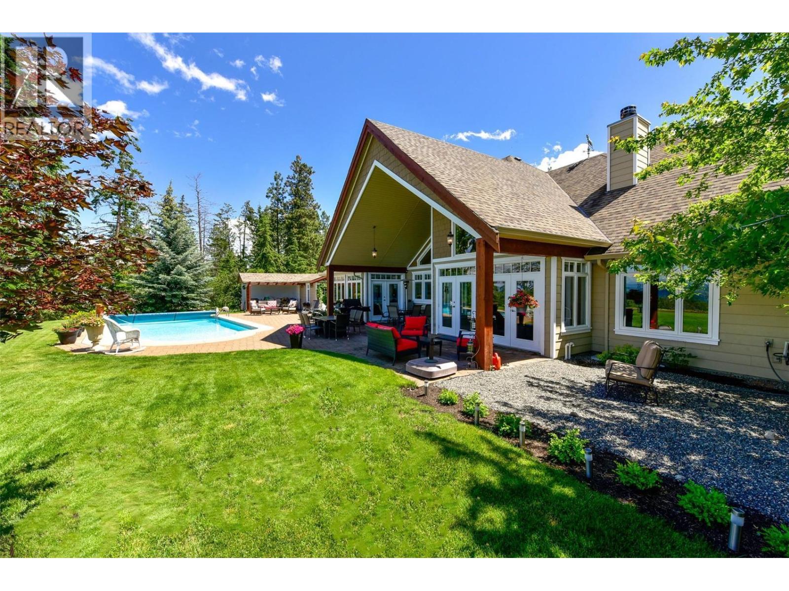 3672 Luxmoore Road, Kelowna