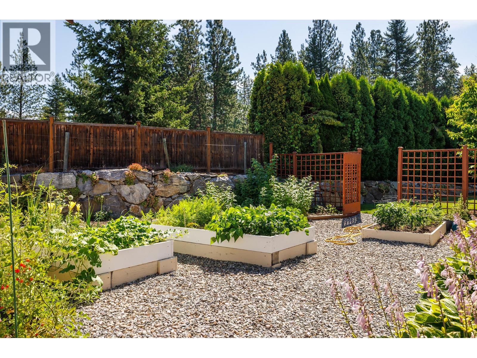 3672 Luxmoore Road, Kelowna