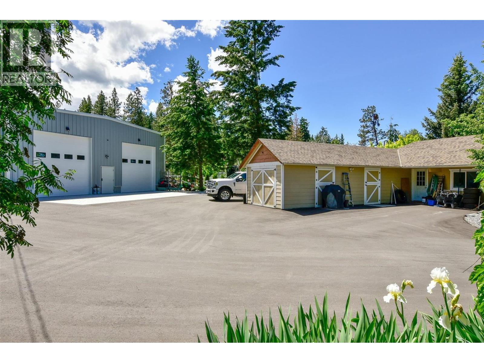 3672 Luxmoore Road, Kelowna