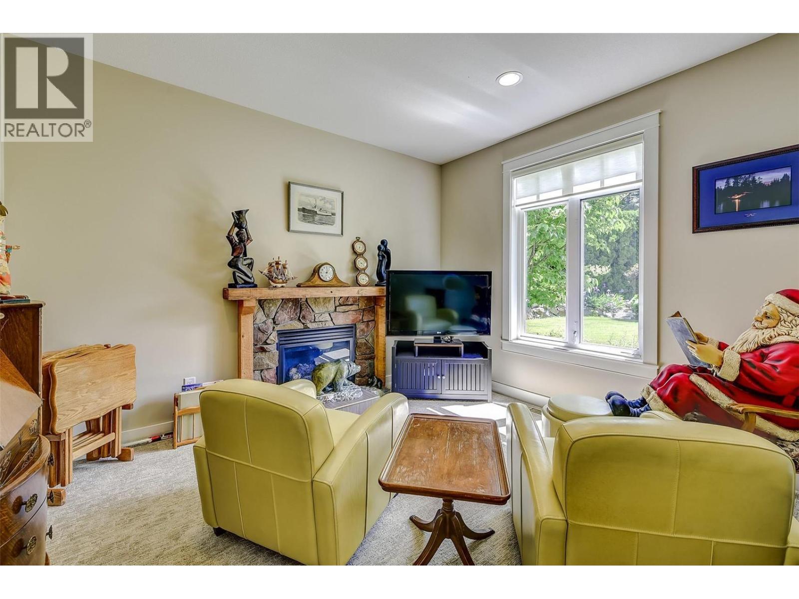 3672 Luxmoore Road, Kelowna