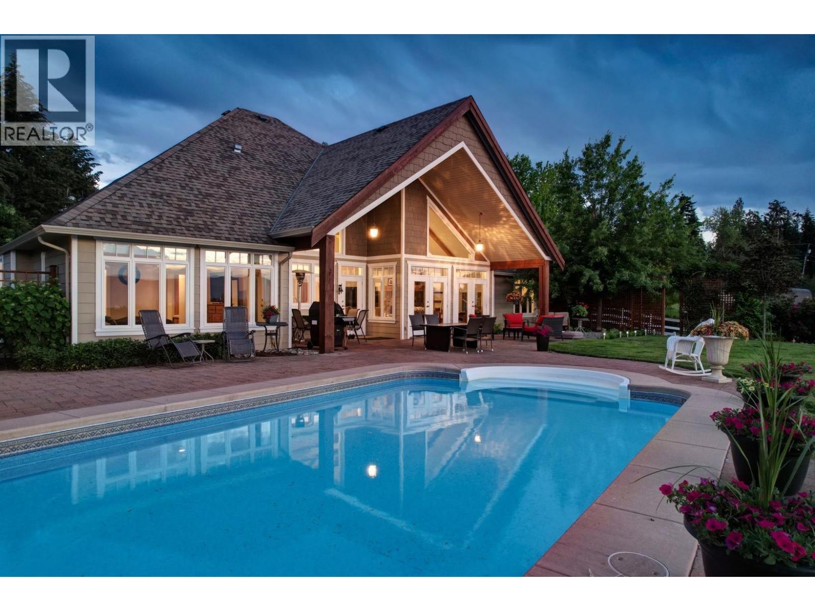 3672 Luxmoore Road, Kelowna