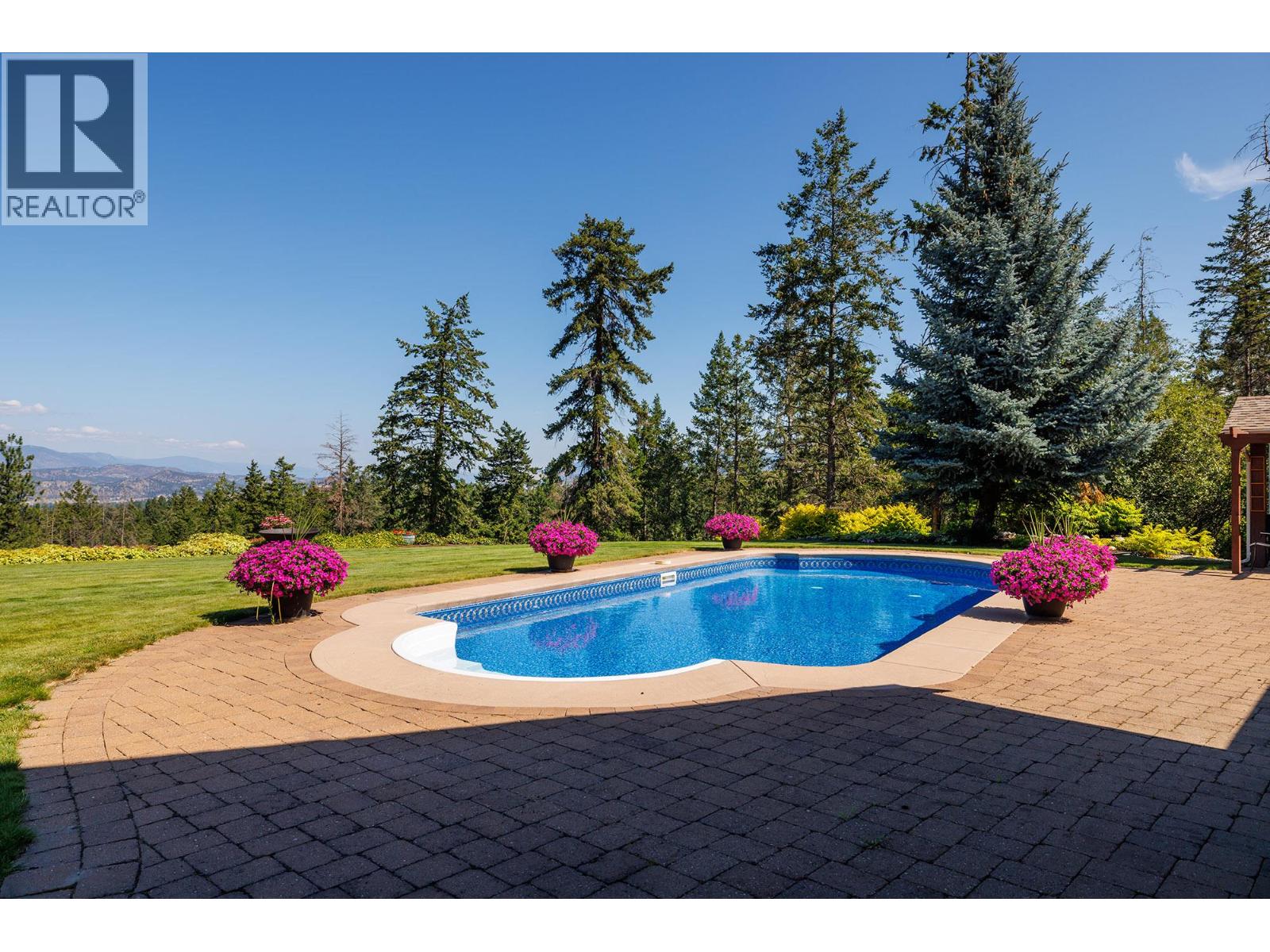 3672 Luxmoore Road, Kelowna