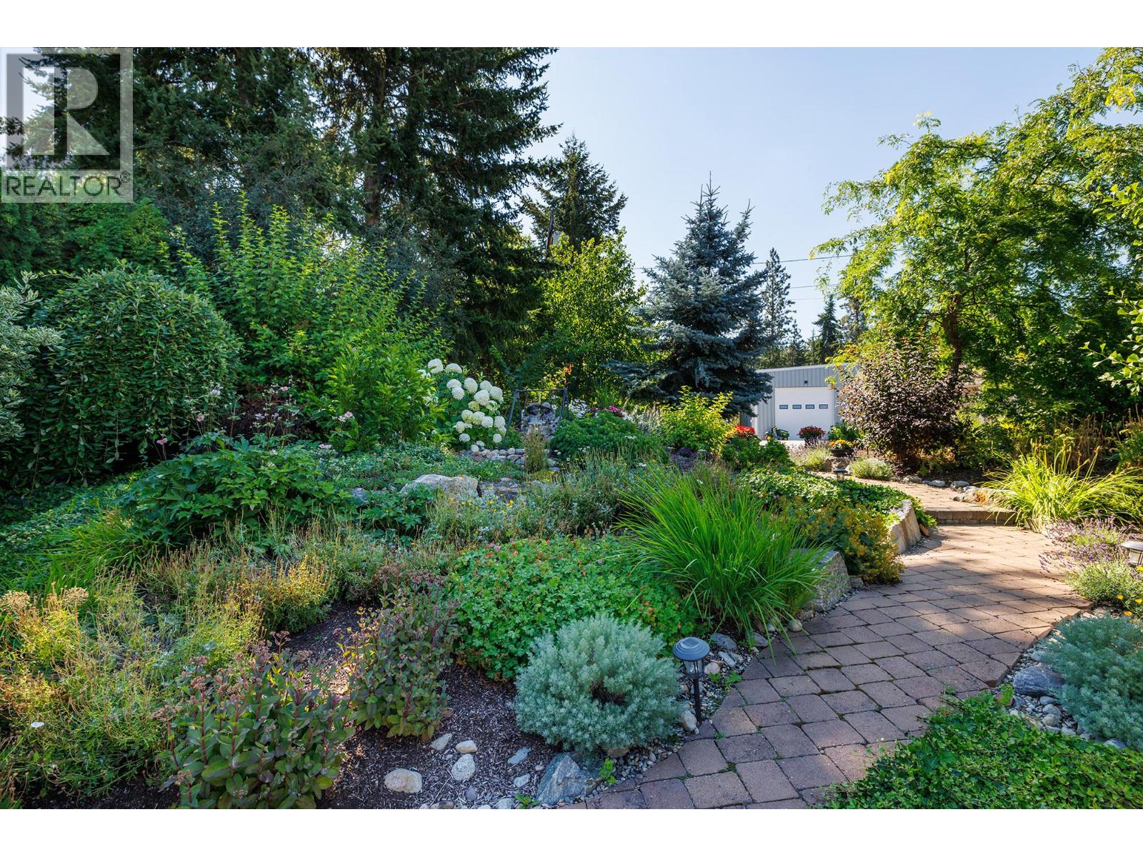 3672 Luxmoore Road, Kelowna