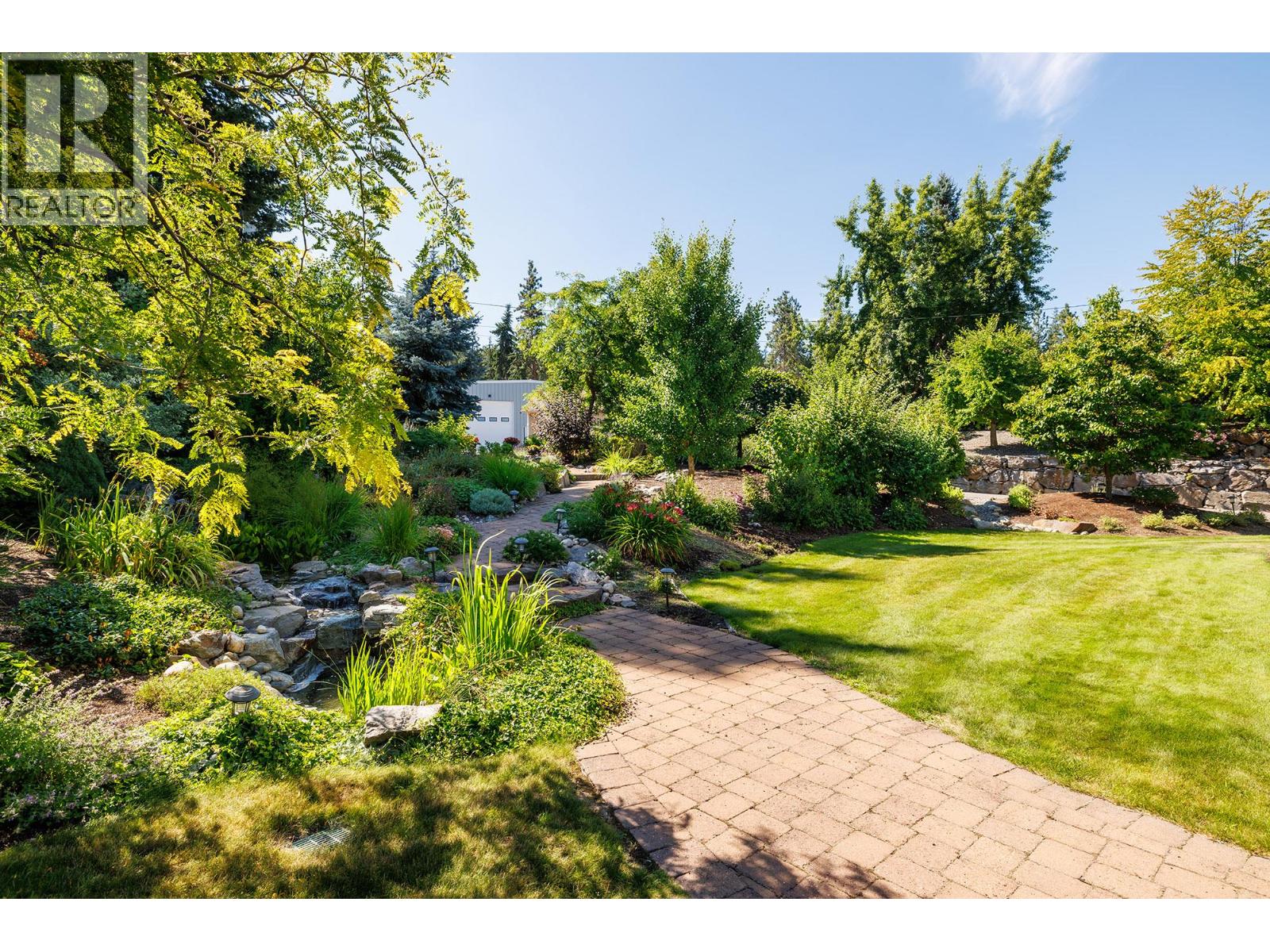 3672 Luxmoore Road, Kelowna