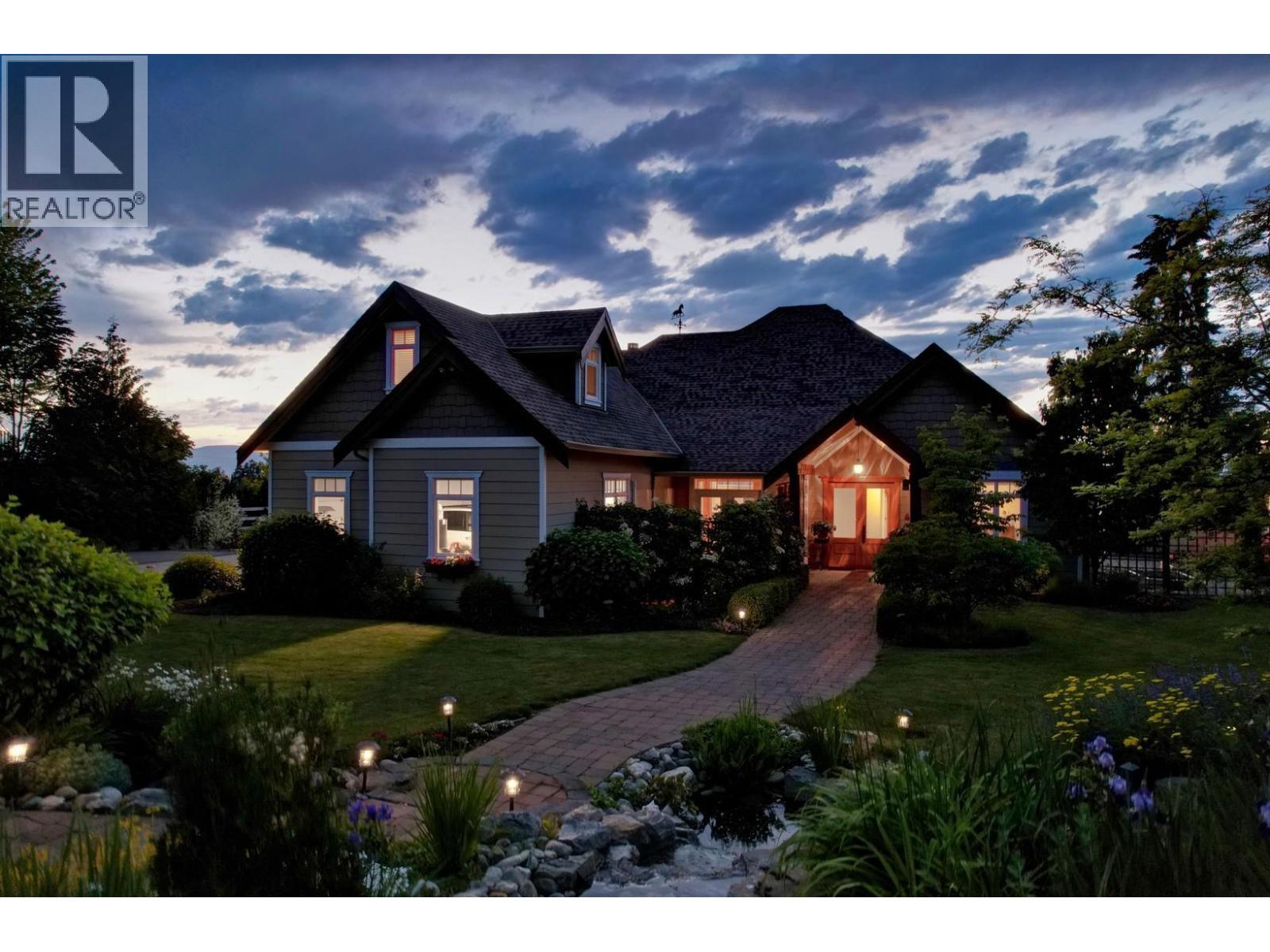 3672 Luxmoore Road, Kelowna