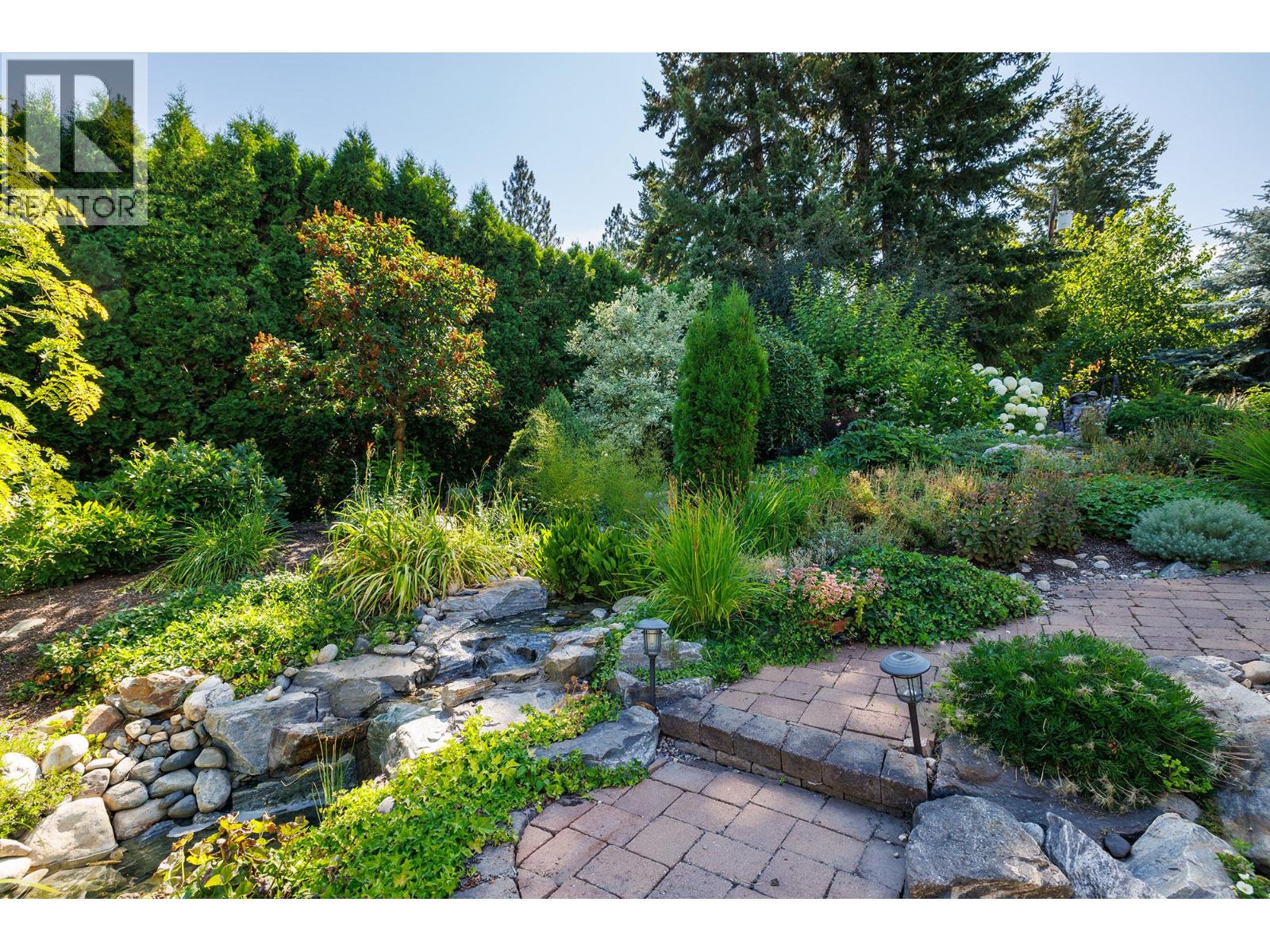 3672 Luxmoore Road, Kelowna