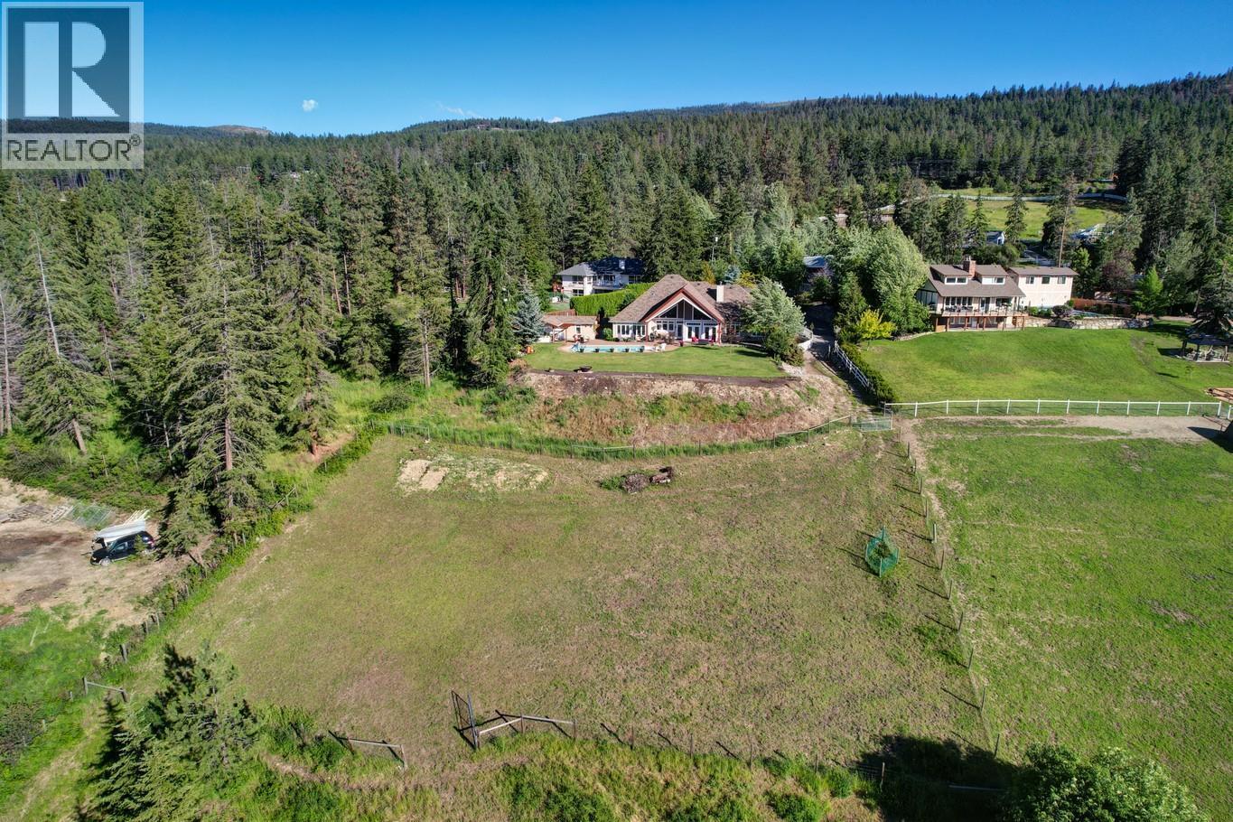 3672 Luxmoore Road, Kelowna