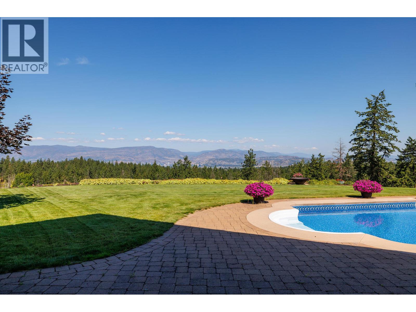 3672 Luxmoore Road, Kelowna