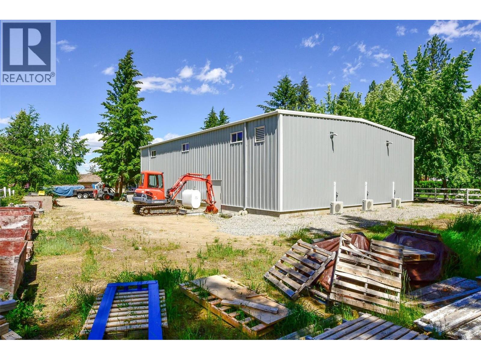 3672 Luxmoore Road, Kelowna