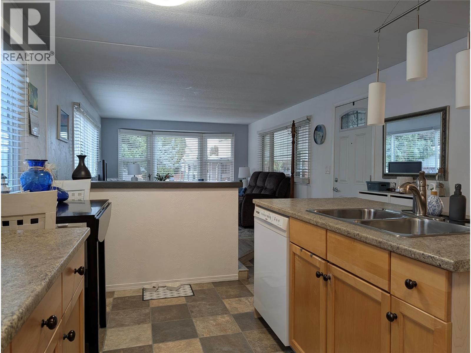 101 3535 Casorso Road, Kelowna