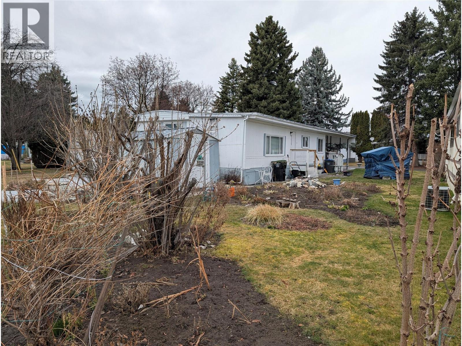 #101 3535 Casorso Road - 2