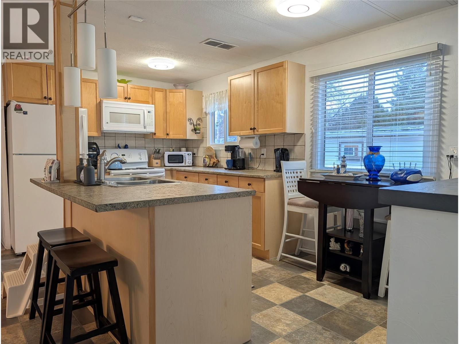 #101 3535 Casorso Road - 9