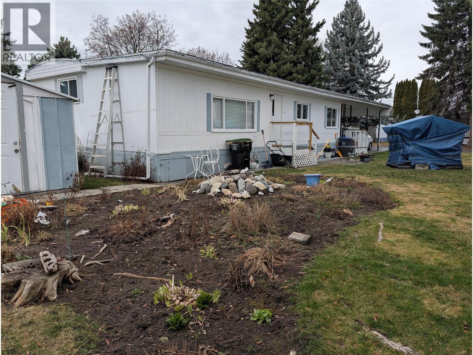#101 3535 Casorso Road - 3
