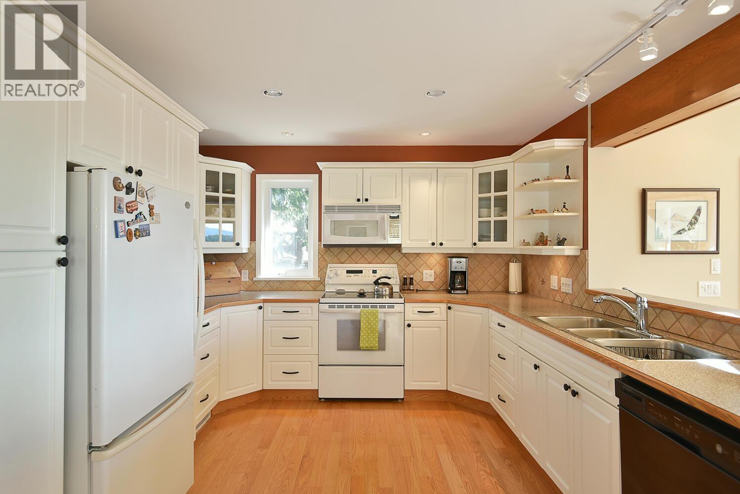 4862 HOTEL LAKE ROAD, Garden Bay