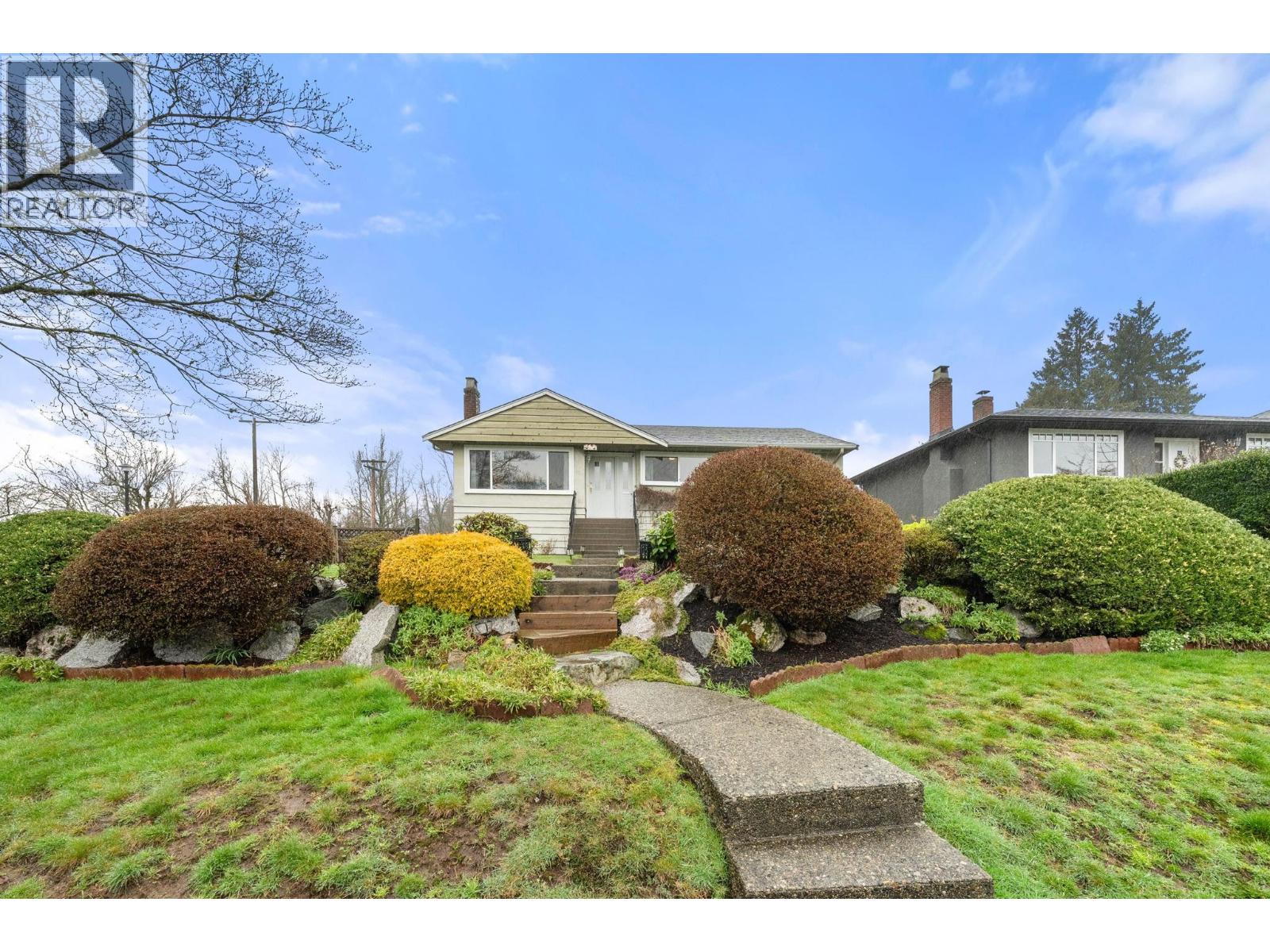 462 26TH Street - photo 2