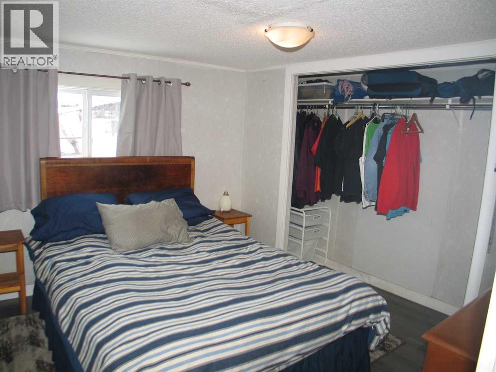 Single Family House Mobile Home for Sale in    Street NW Greenwood/Greenbriar Calgary 