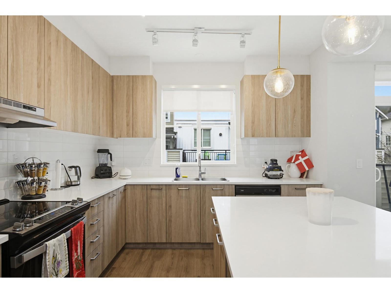 145 8335 NELSON STREET, Mission