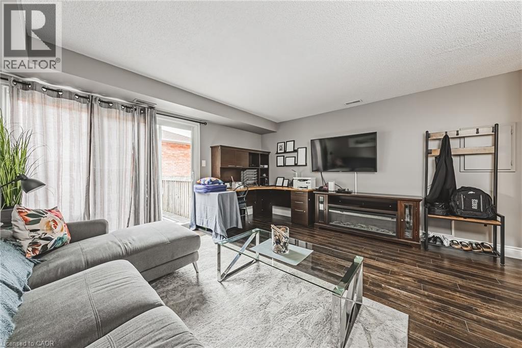 #3 266 LIMERIDGE Road E - 12