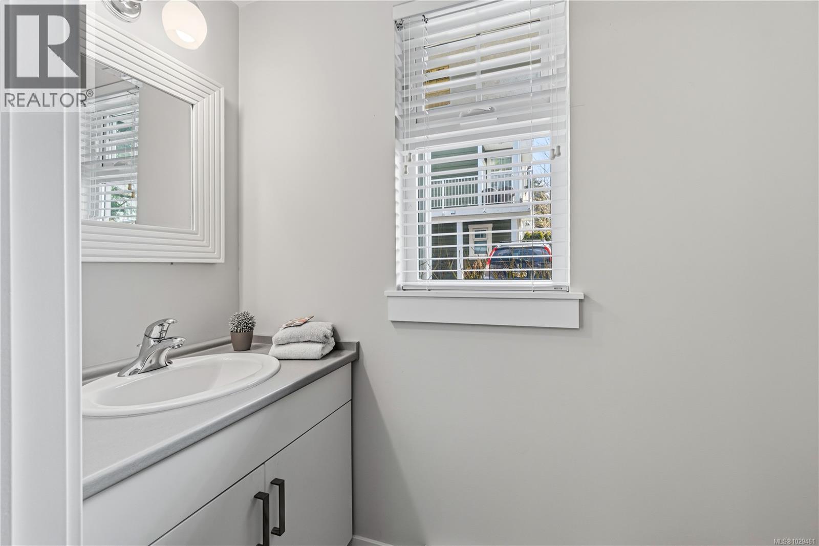 #139 6057 Doumont Rd - 27