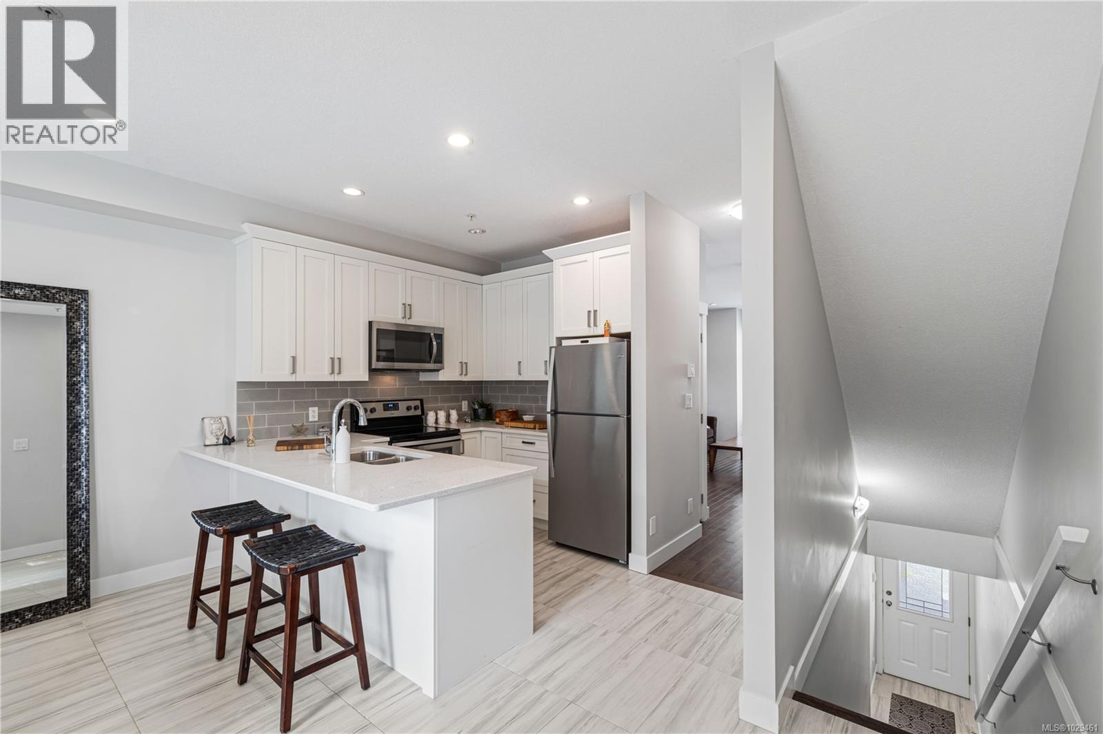 #139 6057 DOUMONT RD - Image 3