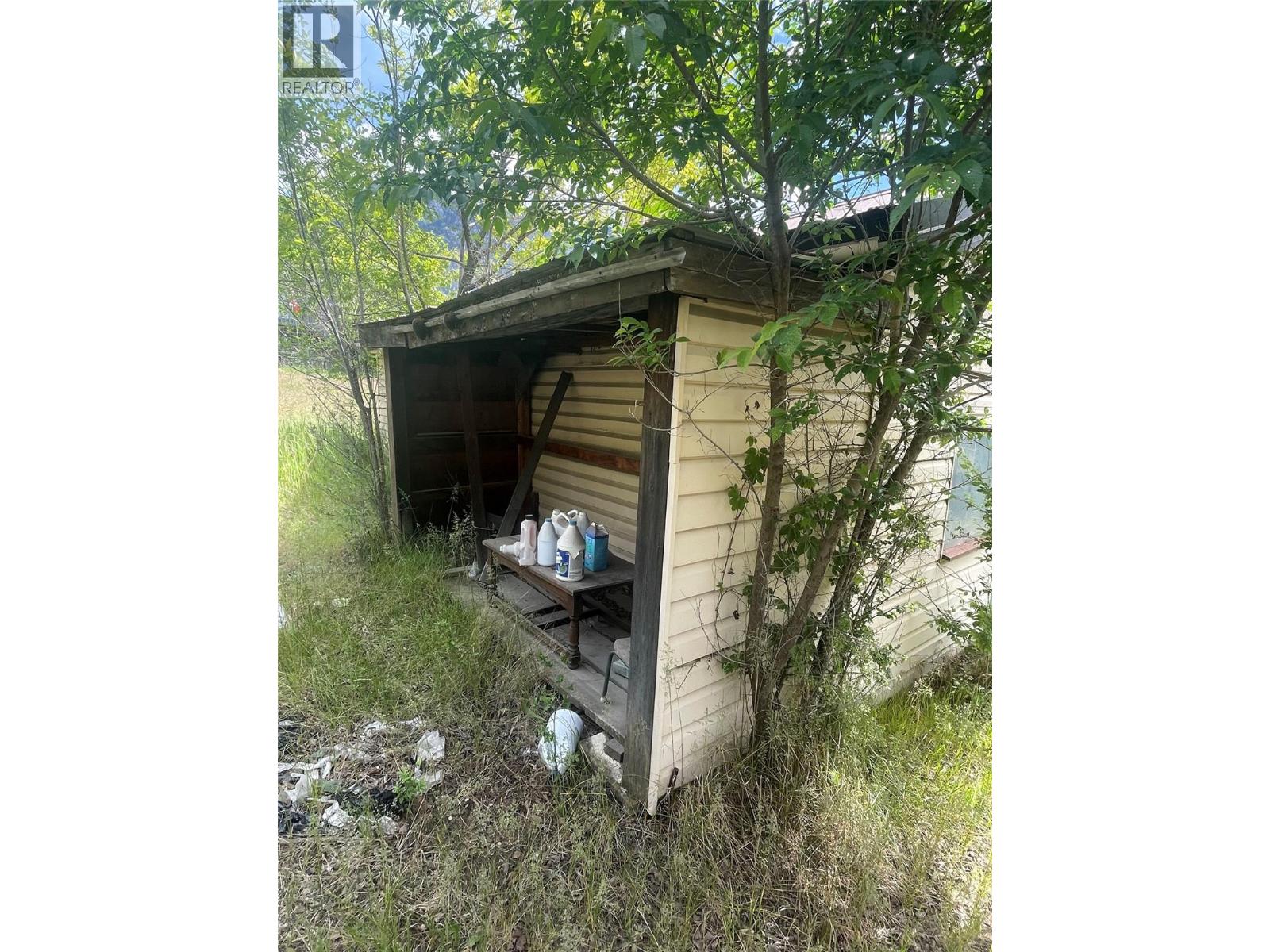 685 RUSSELL Lane - 14