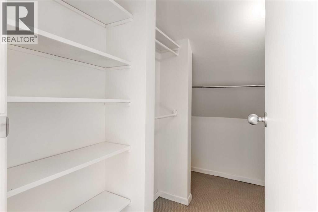 Single Family House for Sale in  Memorial Drive NW Hillhurst Calgary 