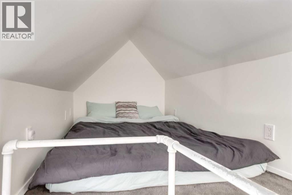 Single Family House for Sale in  Memorial Drive NW Hillhurst Calgary 