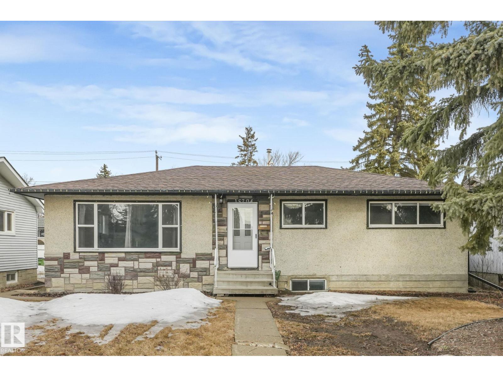 15704 91 AV NW - 1