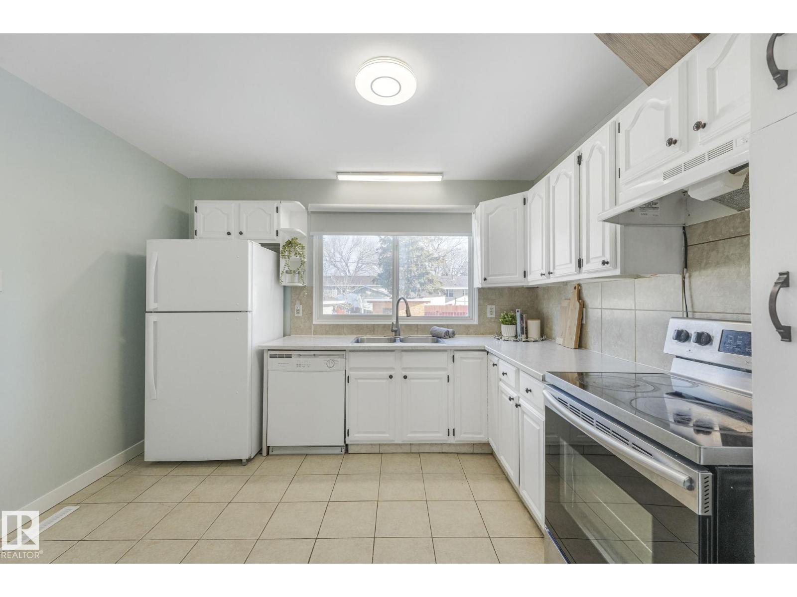 15704 91 AV NW - 14
