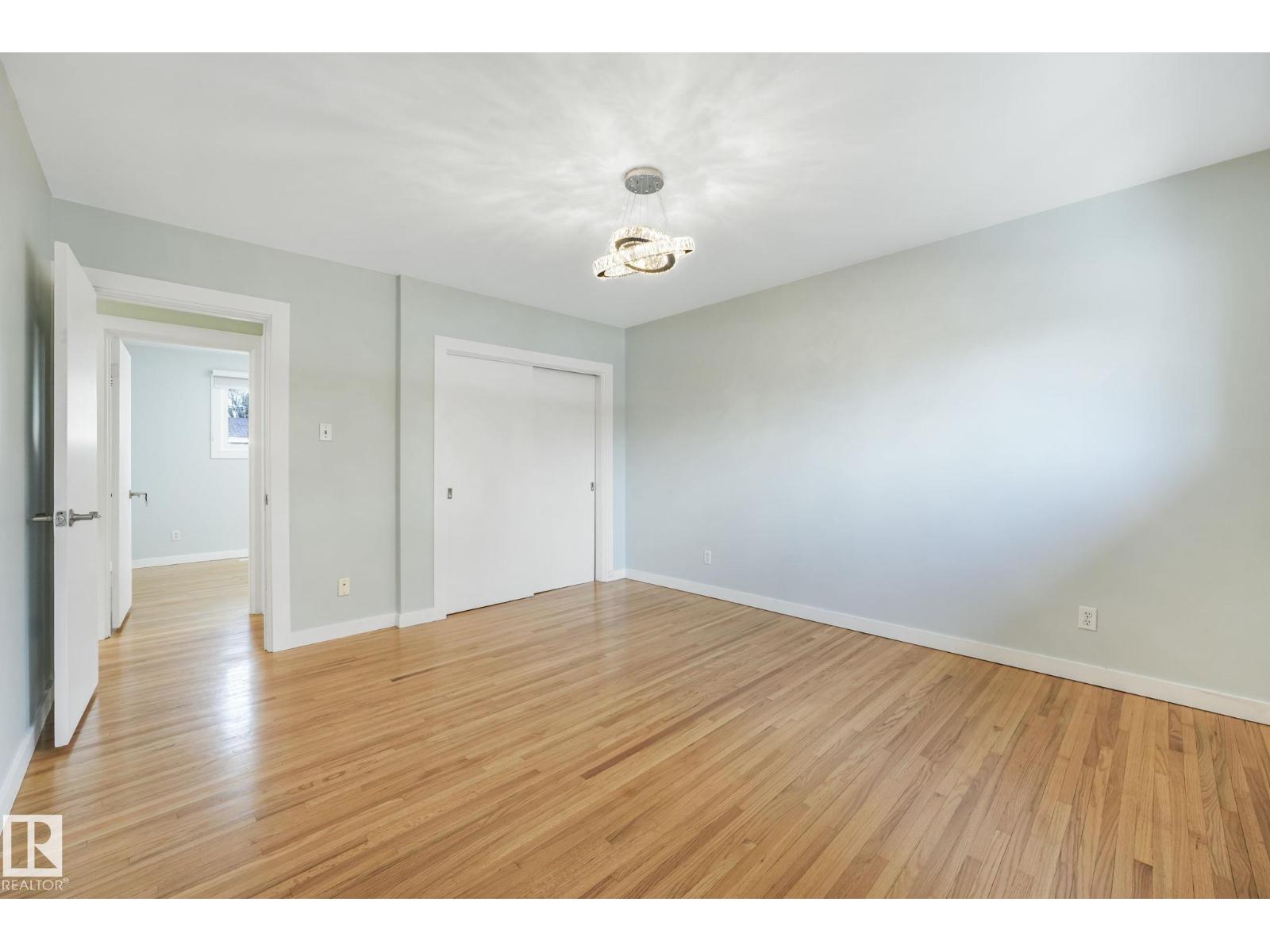 15704 91 AV NW - 20