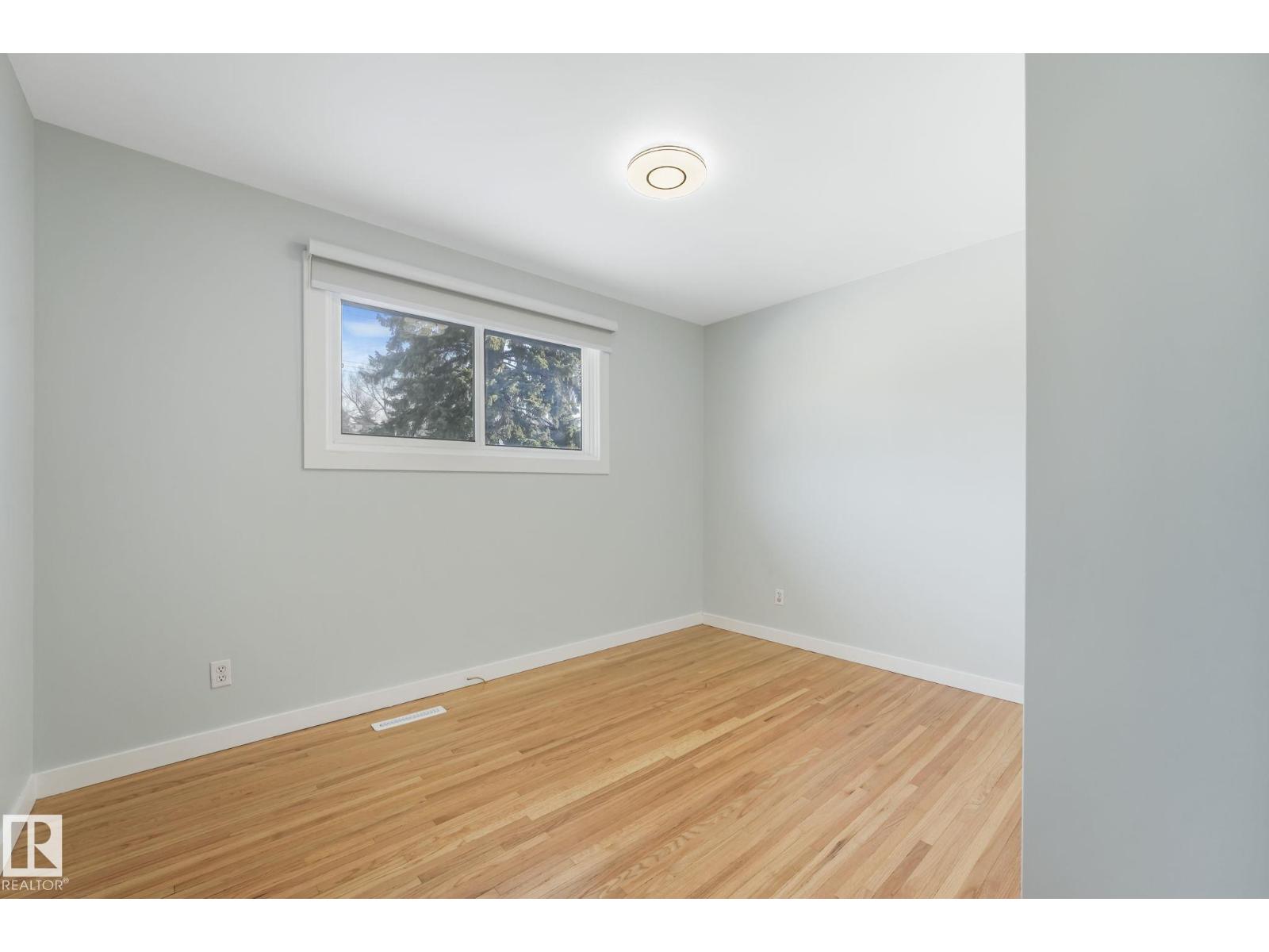 15704 91 AV NW - 21