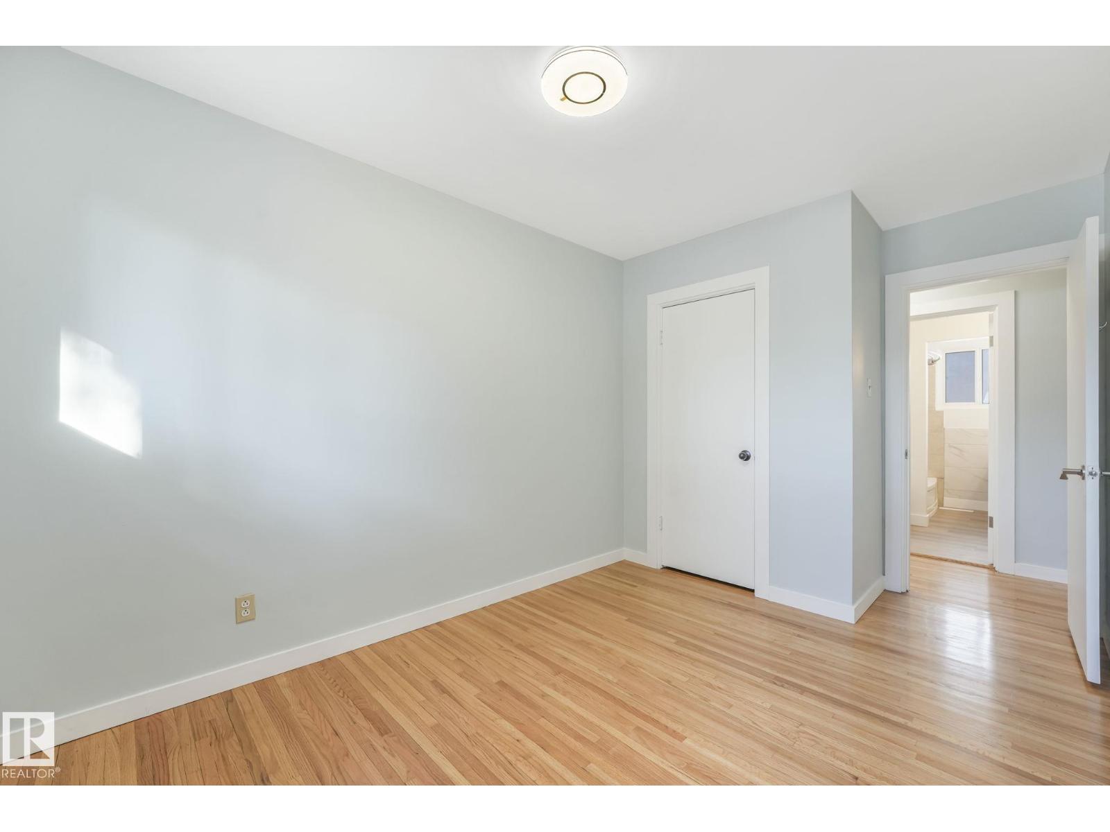 15704 91 AV NW - 24