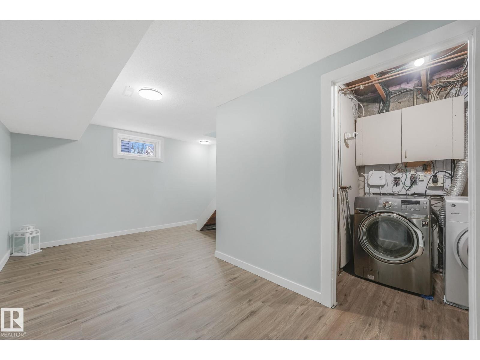 15704 91 AV NW - 27