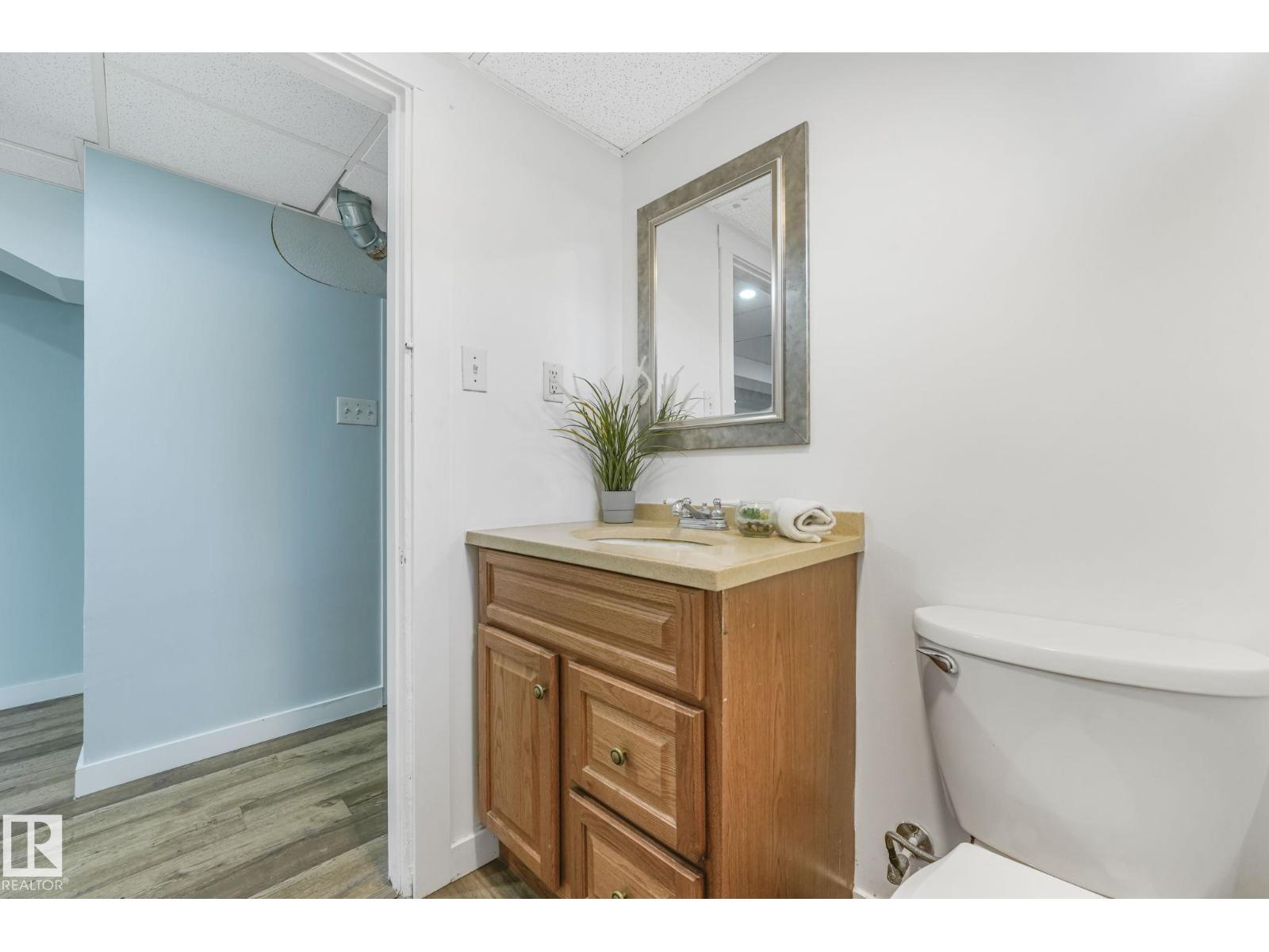 15704 91 AV NW - 30