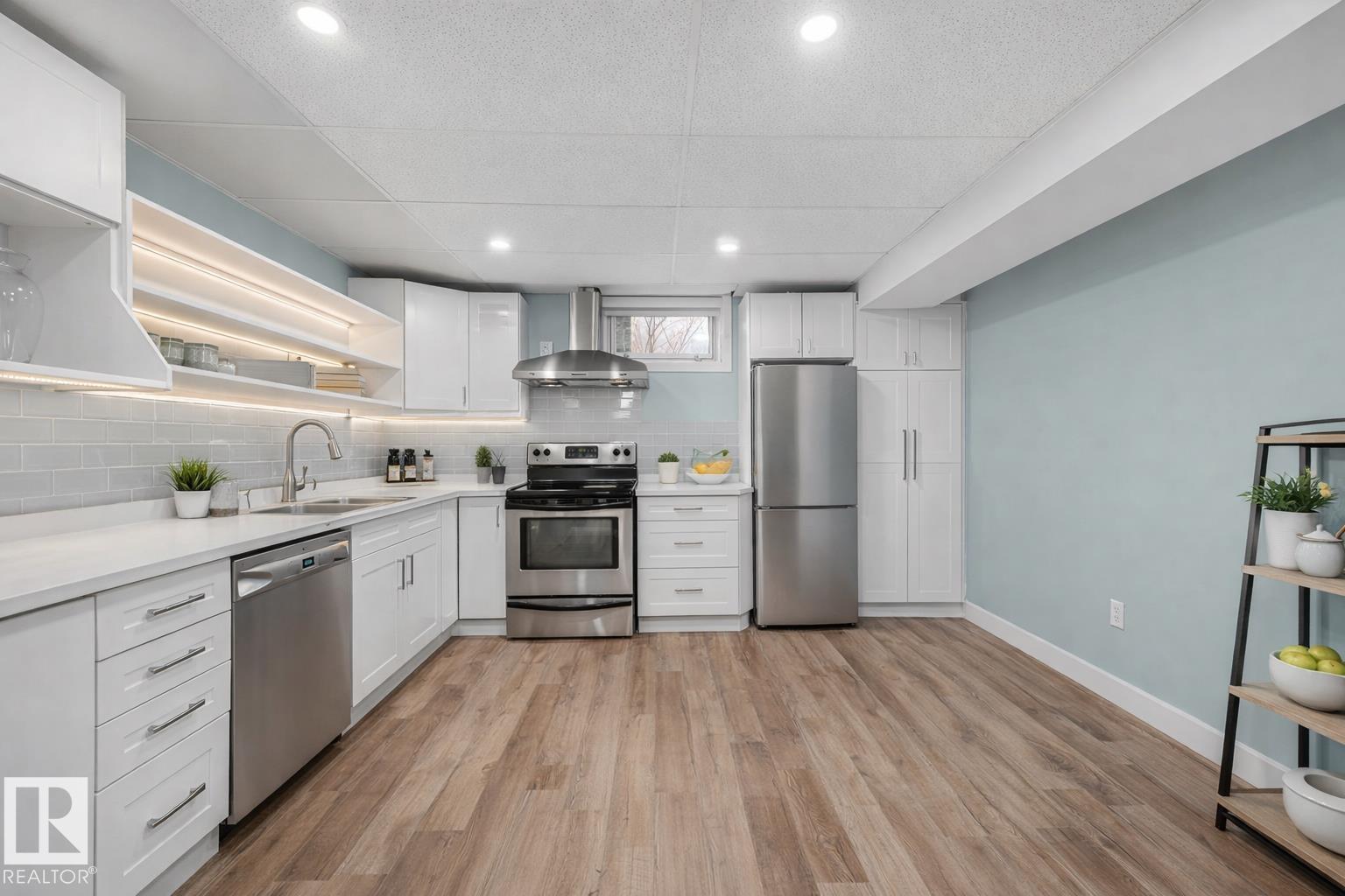 15704 91 AV NW - 35