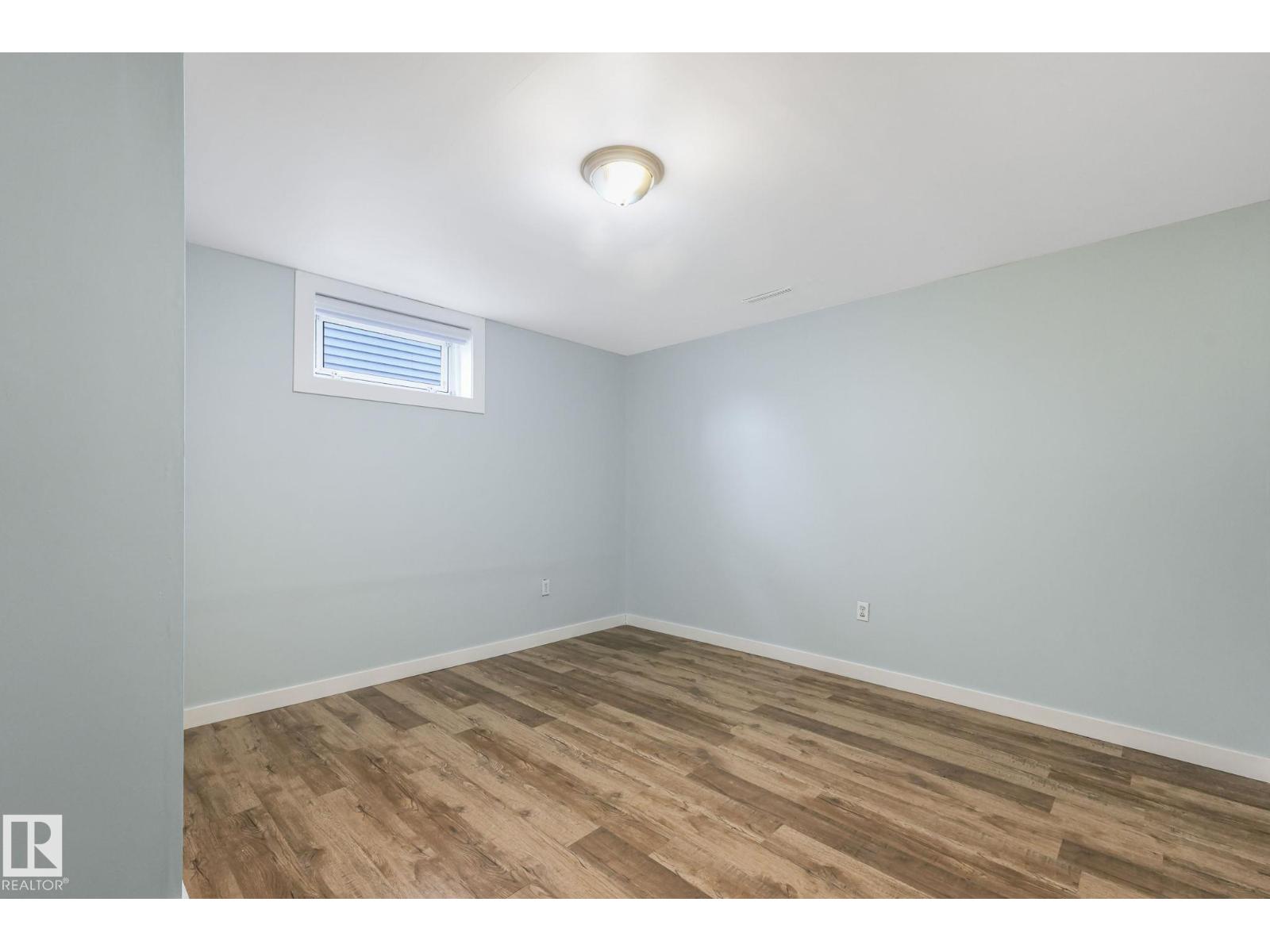 15704 91 AV NW - 40