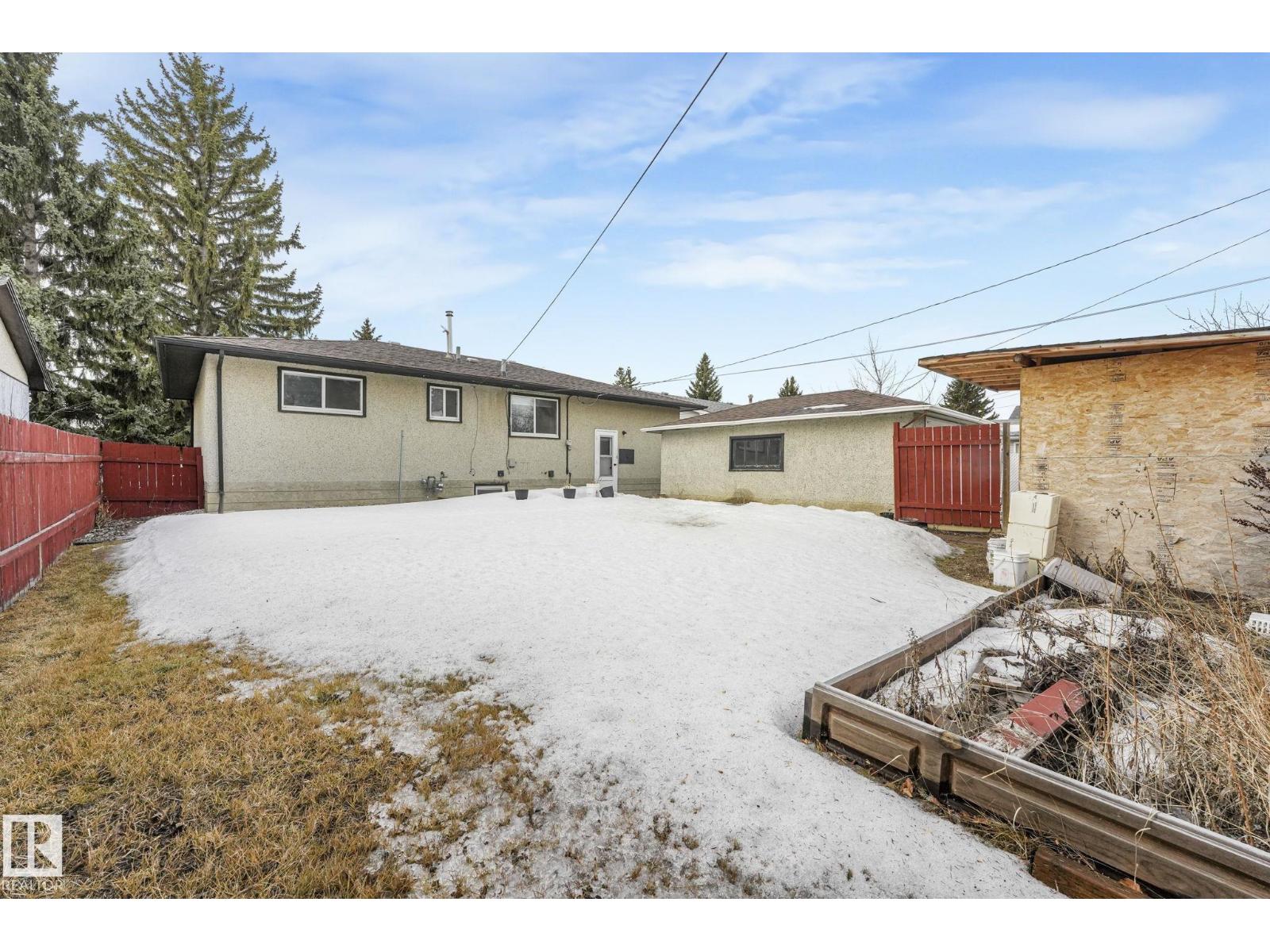 15704 91 AV NW - 44