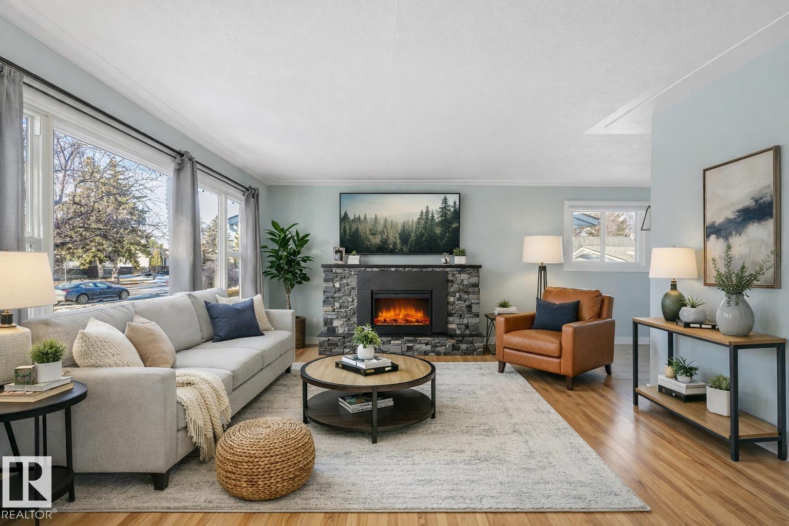 15704 91 AV NW - 6
