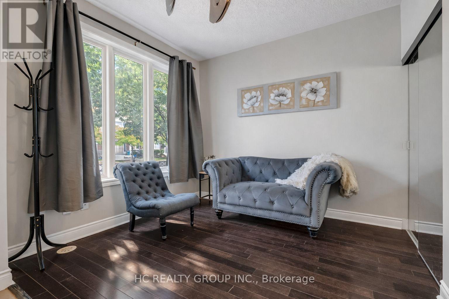 #TH6 225 SOUTH PARK ROAD - 3