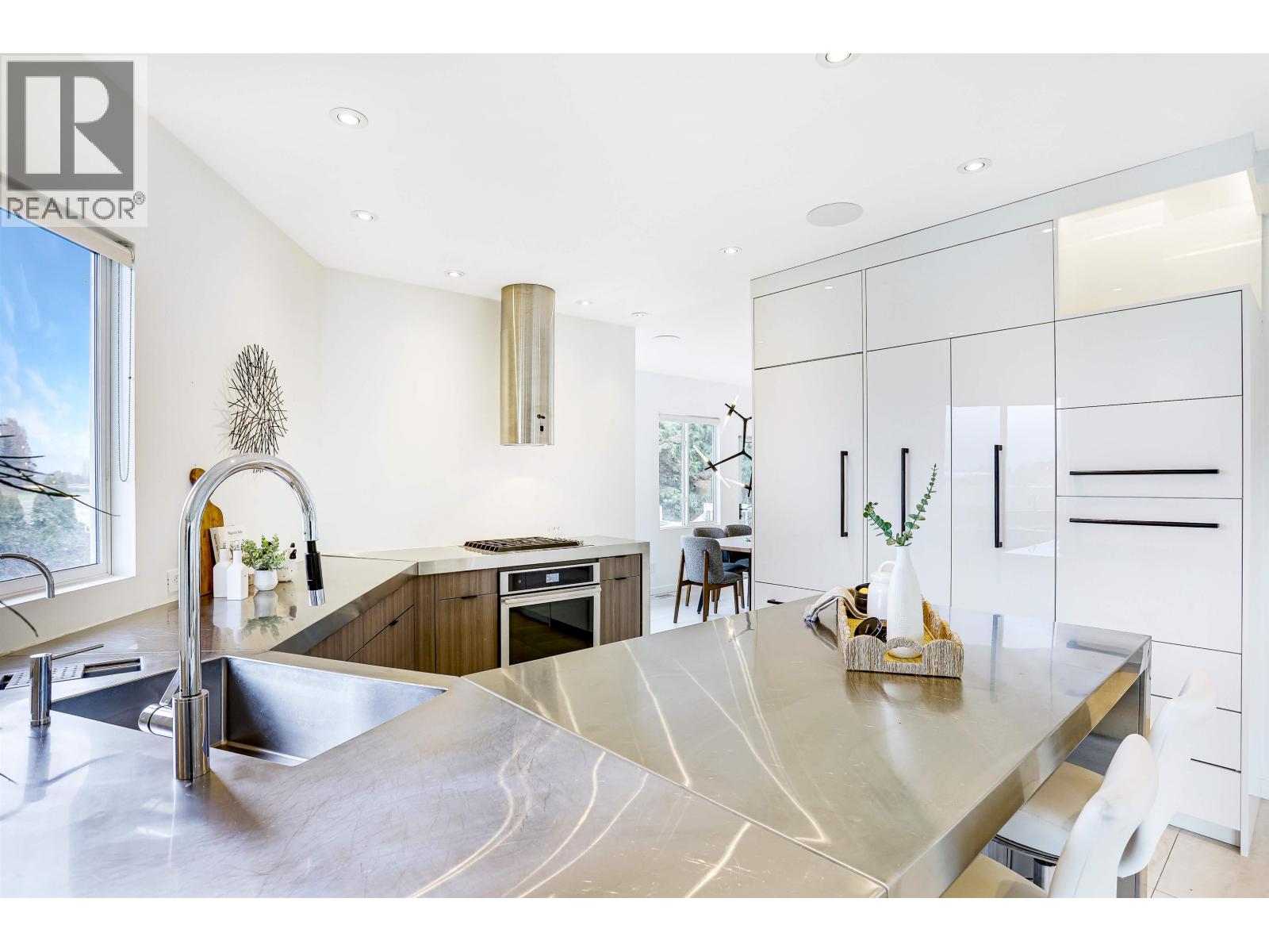 6371 LONDON Road, Richmond