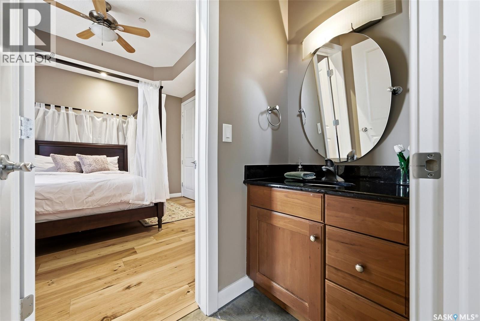 Single Family House Bi-level for Sale in  Windsor Park CRESCENT Regina 