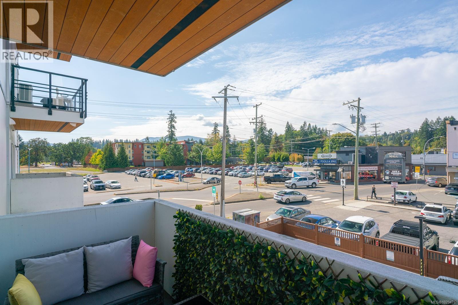 #208 15 Canada Ave - 18
