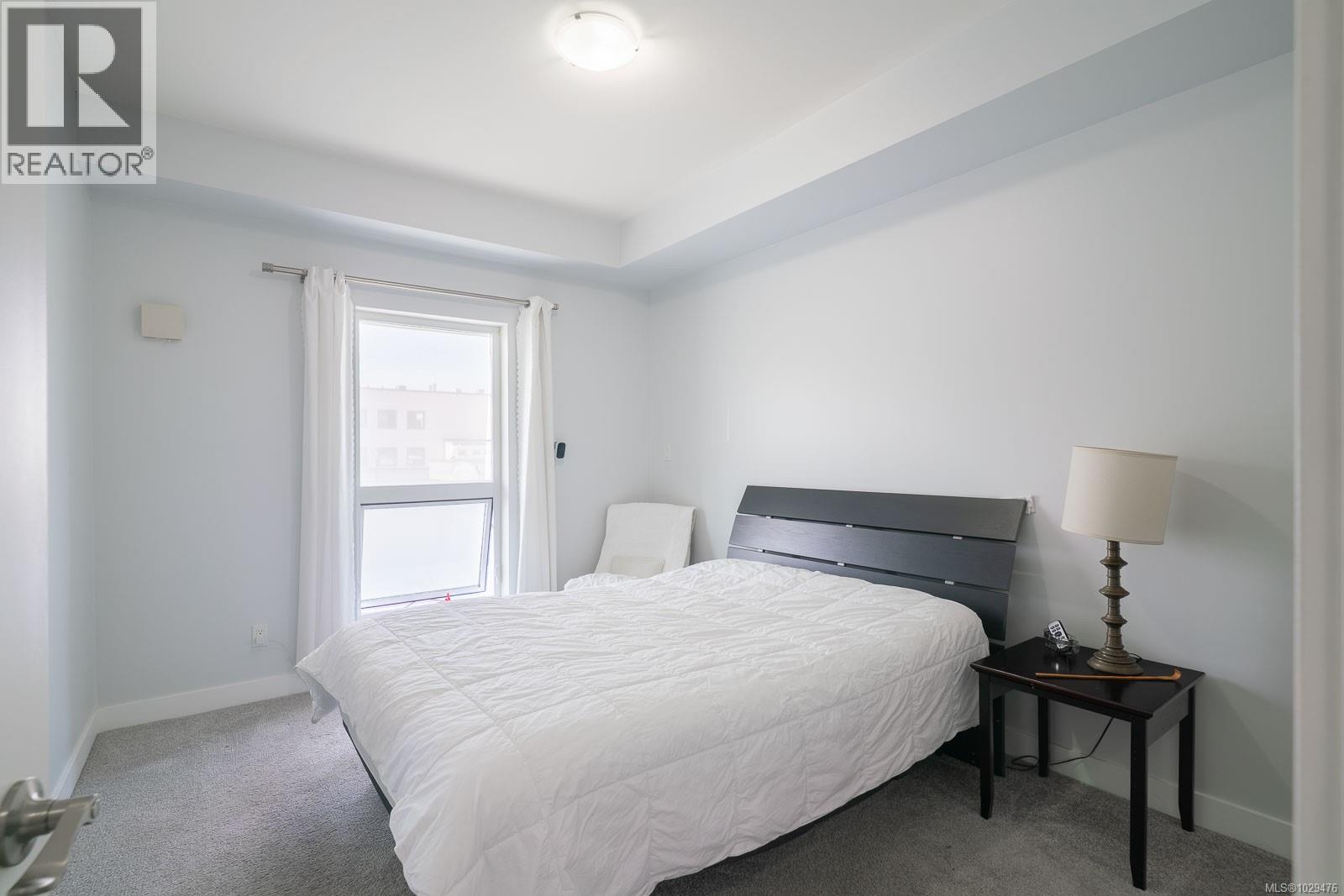 #208 15 Canada Ave - 24