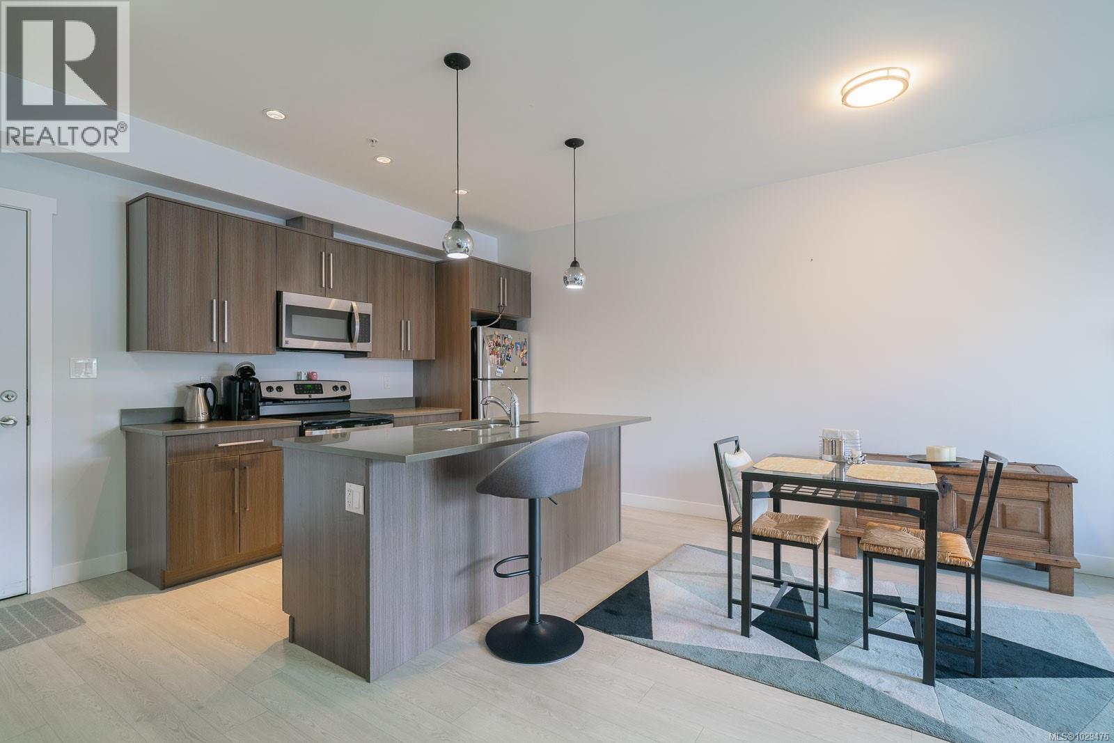 #208 15 Canada Ave - 9